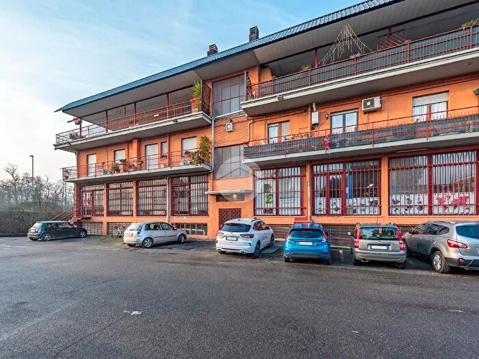 Appartamento trilocale in vendita in Via Arrigo Boito, Bollate