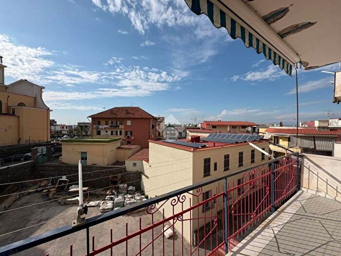 Appartamento trilocale in affitto in Via Carlo Raso, Massa di Somma