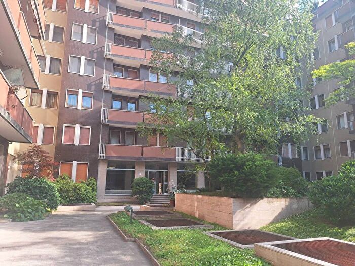 Appartamento in affitto in Via Egadi, Dezza, Milano