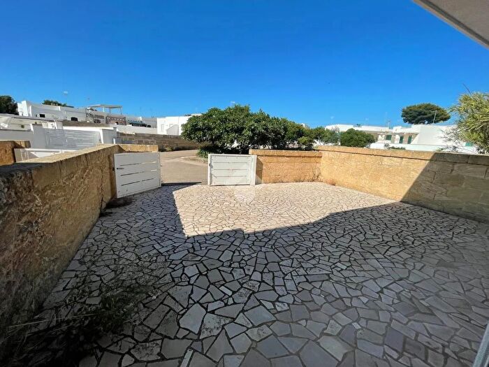 Casa trilocale in vendita in Via Stromboli, Taviano