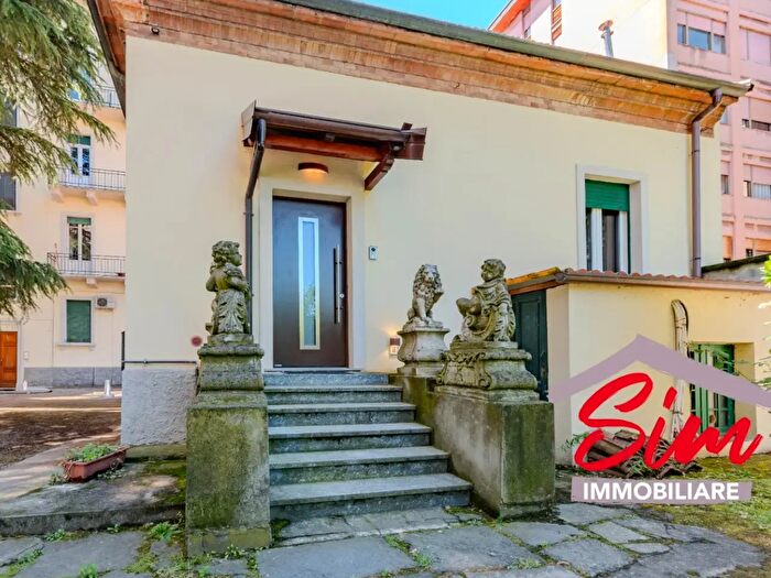 Casa quadrilocale in vendita in Via Geremia Bonomelli, Novara