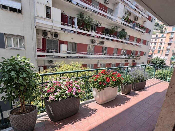 Appartamento bilocale in affitto in Via Vittoria Colonna, Chiaia, Napoli