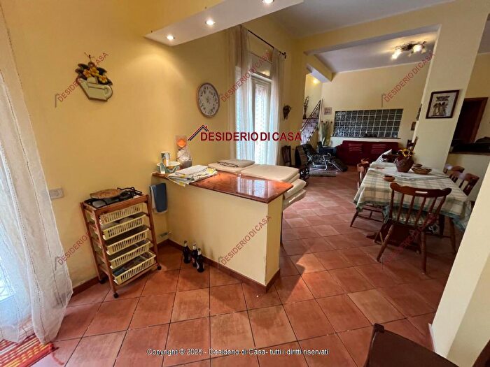 Casa con 6 locali in vendita in Torretta