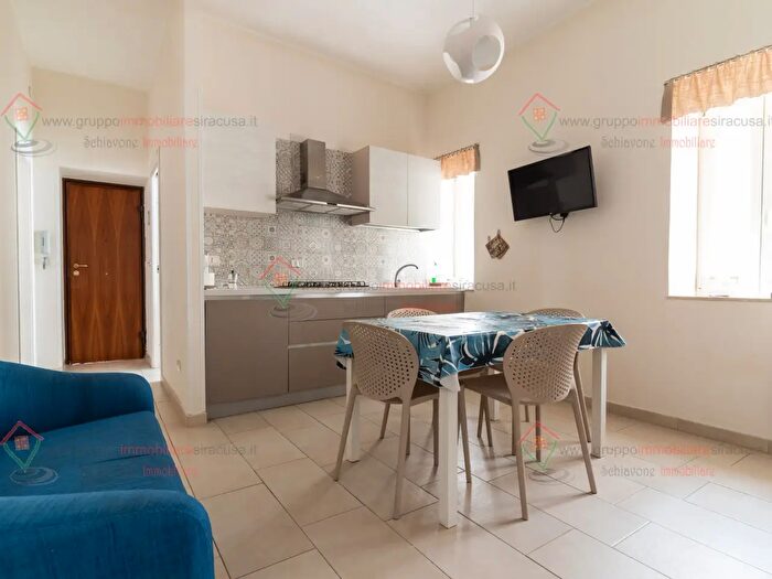 Appartamento trilocale in vendita in Siracusa