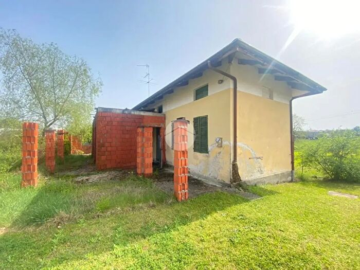 Casa con 5 locali in vendita in Via Martiri della Libertà, Mottalciata