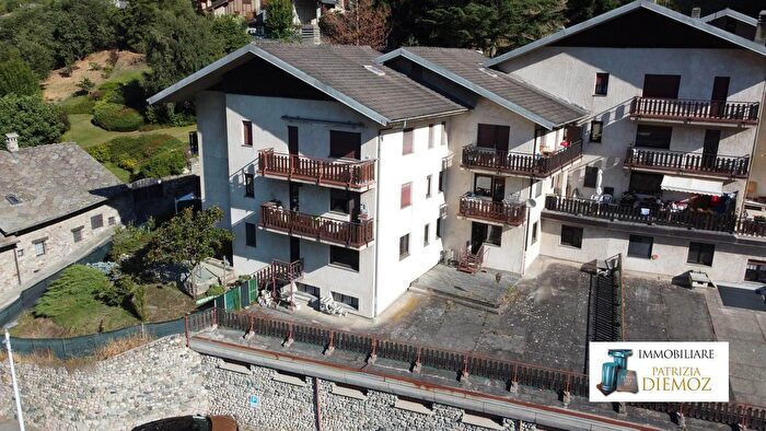 Appartamento quadrilocale in vendita in Loc Valmayeur, Quart