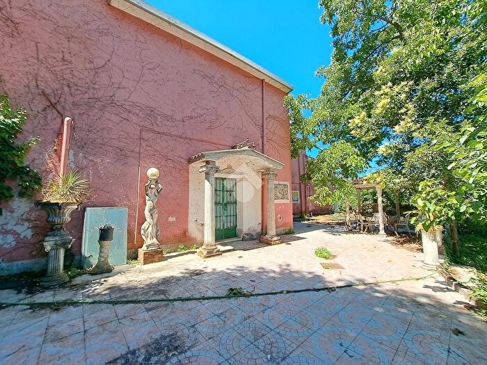 Casa con 7 locali in vendita in Via Roma, Baronissi