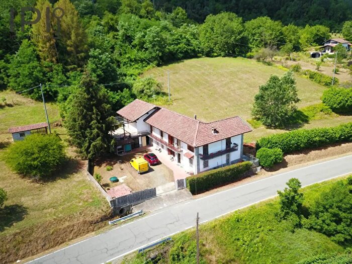 Casa con 14 locali in vendita in Strada Provinciale, Bistagno