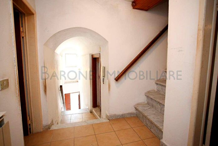 Appartamento con 6 locali in vendita in Via Grany, Carrara