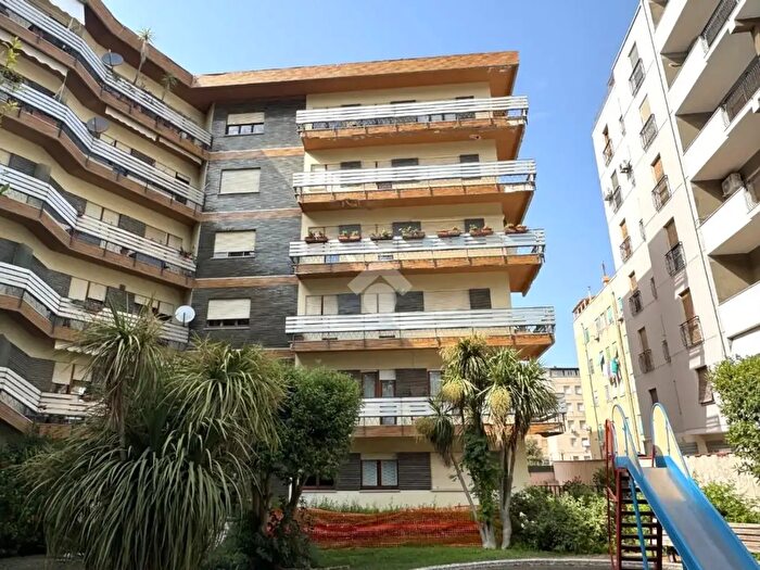Appartamento con 5 locali in vendita in Viale Adua, Sassari
