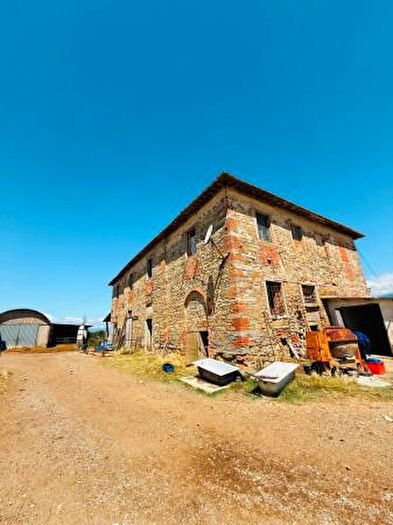 Casa con 6 locali in vendita in Via della Centrale Snc, Laterina Pergine Valdarno