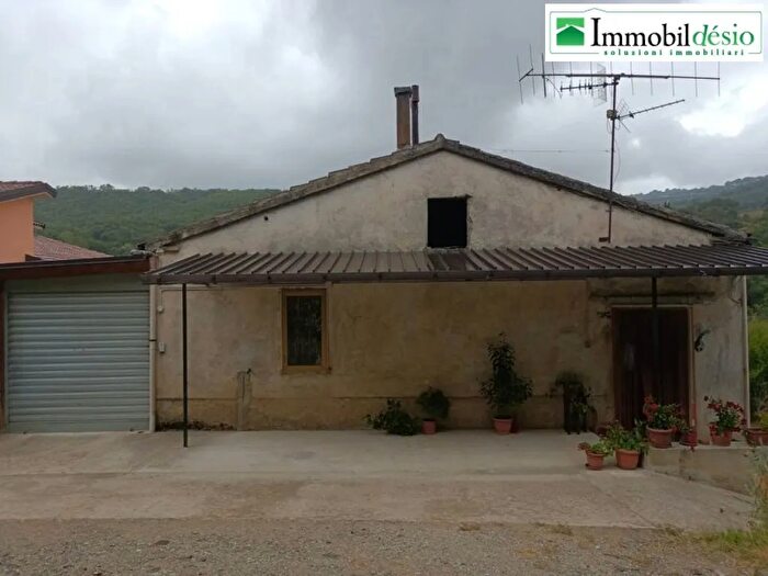 Casa con 5 locali in vendita in Picerno