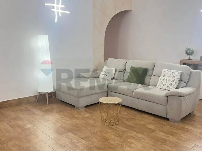 Appartamento trilocale in vendita in Catania