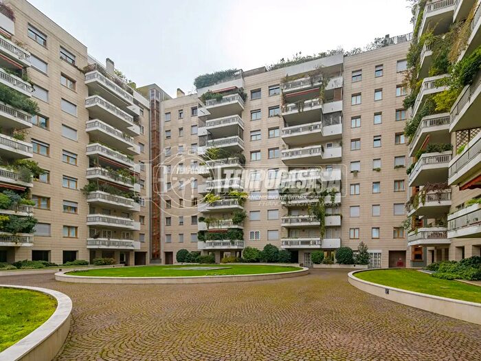 Appartamento trilocale in affitto in Milano