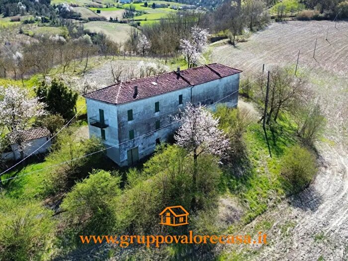 Casa con 7 locali in vendita in Melazzo