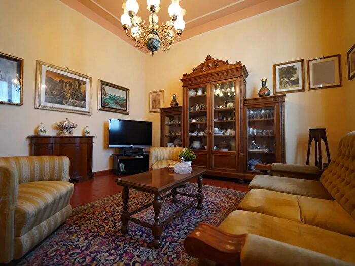 Casa con 6 locali in vendita in Via Giacomo Matteotti, Empoli