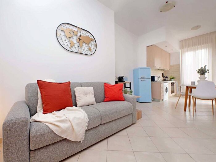 Appartamento bilocale in affitto in Piazza G Battista Grassi, Fiumicino Paese, Fiumicino