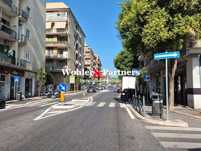Appartamento trilocale in vendita in Via di Vigna Stelluti, Roma