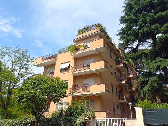 Appartamento quadrilocale in affitto in Via Adelaide Bono Cairoli, Garbatella, Roma
