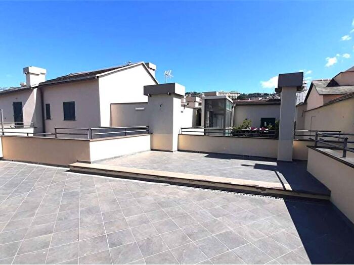 Appartamento con 6 locali in affitto in Via dei Conservatori del Mare, Centro Città, Genova