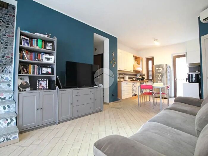 Appartamento con 5 locali in vendita in Via Torino, Brandizzo