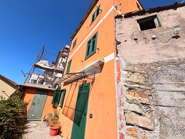 Casa quadrilocale in vendita in Via Canneto di Apparizione, Genova