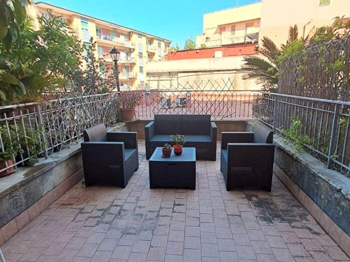 Appartamento bilocale in affitto in Via Capodimonte, Colli Aminei Capodimonte, Napoli