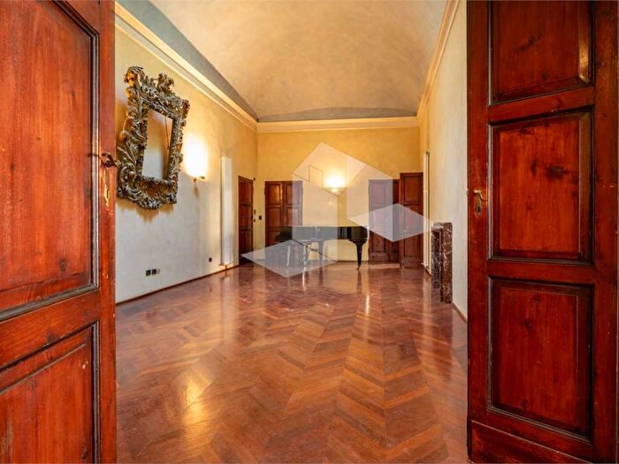 Appartamento con 6 locali in affitto in Centro Storico, Reggio Emilia