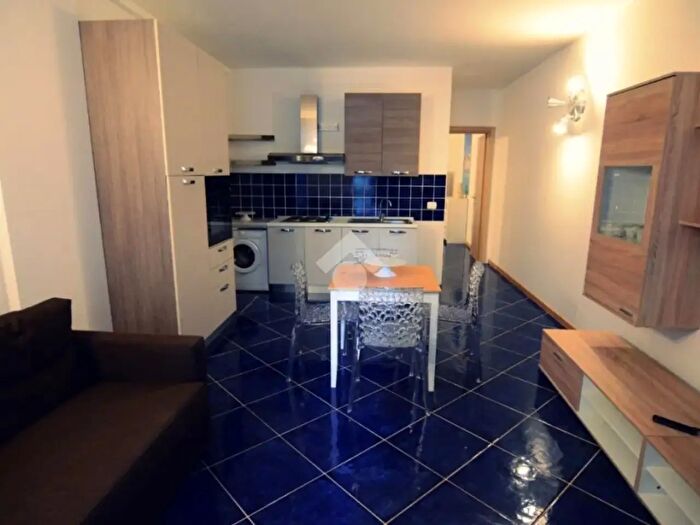 Casa trilocale in vendita in Via della Lanterna, Mola Di Bari