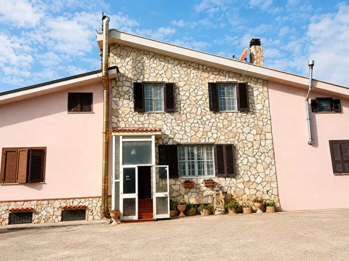 Casa in vendita in Via Le Pastine, Cori
