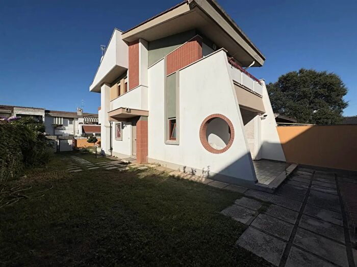 Casa con 5 locali in vendita in Via dei Lecci, Anzio