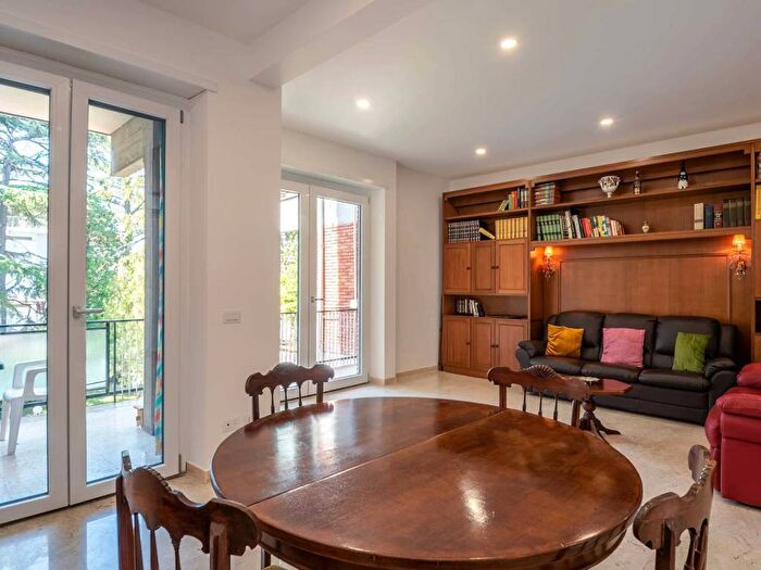 Appartamento con 5 locali in affitto in Via Papiniano, Balduina, Roma