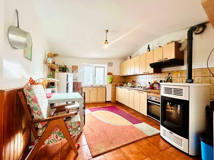 Casa quadrilocale in vendita in Borgata Ruora, Caprauna