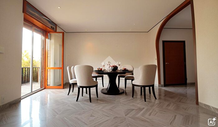 Appartamento con 5 locali in vendita in Via Donatello, Lucera