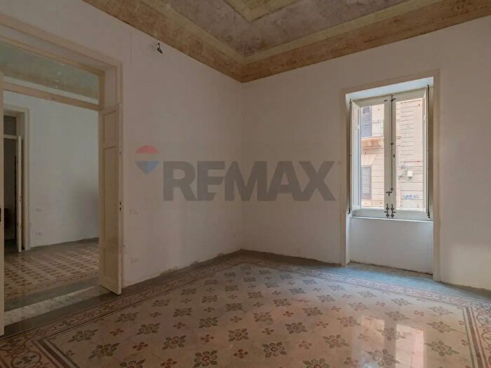 Appartamento quadrilocale in vendita in Via Antonio Veneziano, Palermo