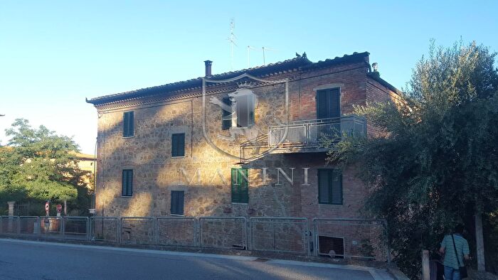 Casa con 10 locali in vendita in Traversa Valdichiana Ovest, Torrita Di Siena