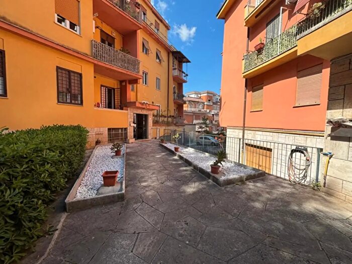 Appartamento trilocale in affitto in Clivo della Montagnola, Roma