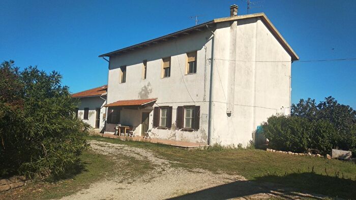 Casa con 8 locali in vendita in Grosseto