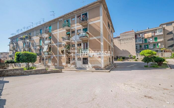 Appartamento bilocale in vendita in Via Canova, Messina