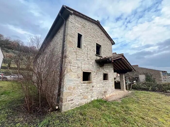 Casa con 5 locali in vendita in Via Fossatino, Anghiari