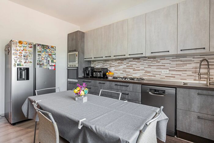 Appartamento quadrilocale in vendita in Via Genuzio Bentini Bologna, Bologna