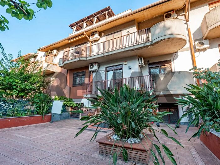 Appartamento con 5 locali in vendita in Via Giuseppe Ballo, Catania