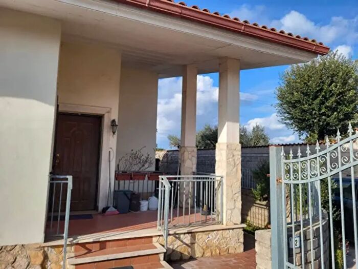 Casa quadrilocale in vendita in Via Pavia, Ardea