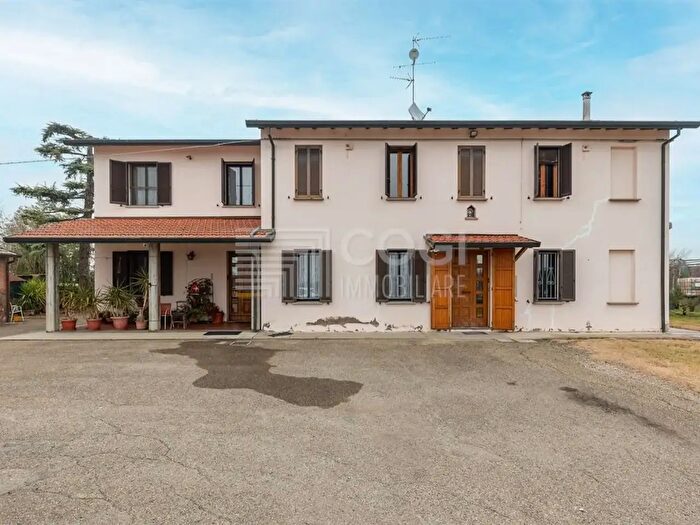 Casa con 8 locali in vendita in Via Fabretti, Cotignola
