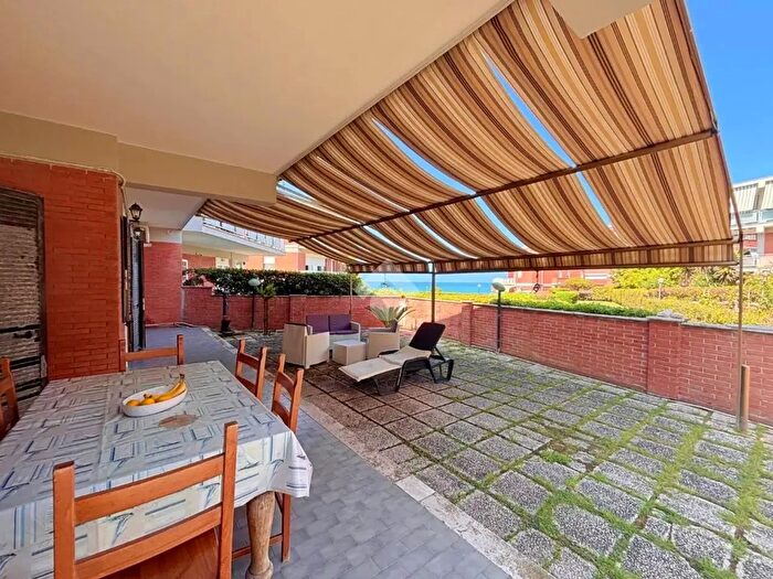 Appartamento trilocale in vendita in Lungomare delle Sirene, Anzio