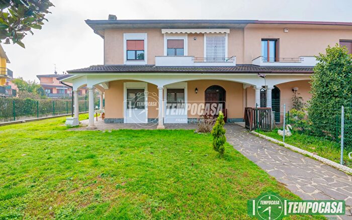 Casa con 6 locali in vendita in Viale Padre O Marcolini, Cerro Al Lambro