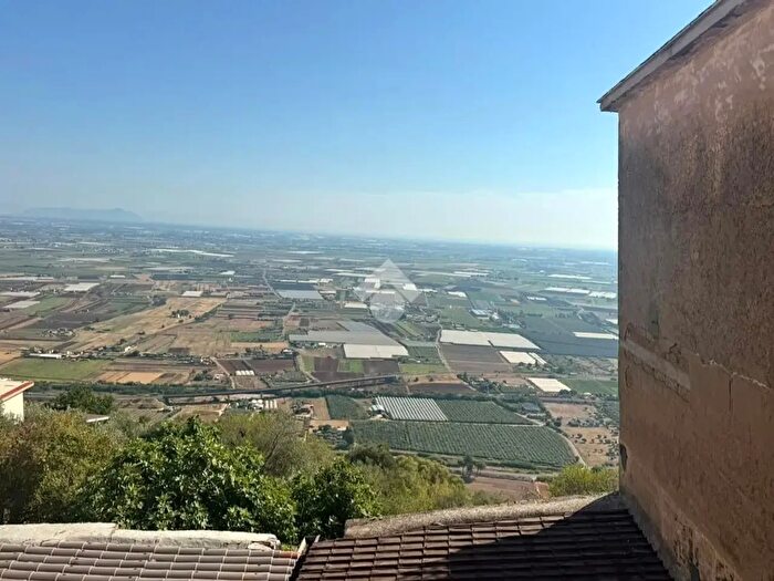 Appartamento trilocale in vendita in Via Vaccareccia, Sezze