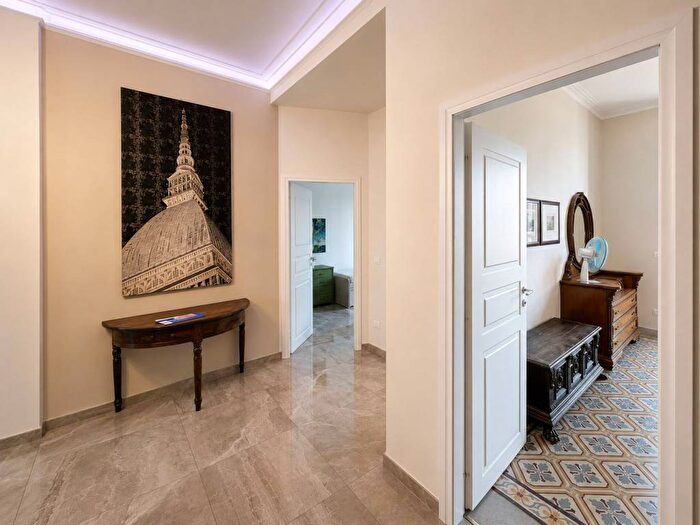 Appartamento quadrilocale in affitto in Via Evangelista Torricelli, Crocetta, Torino