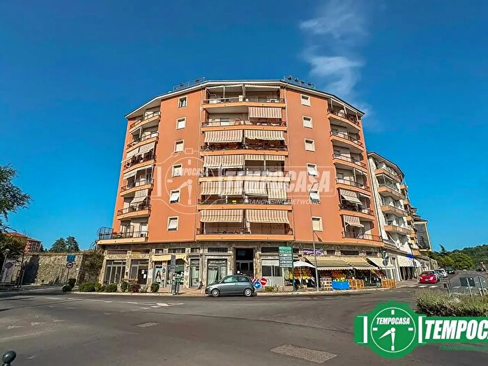 Appartamento trilocale in vendita in Corso Bagni, Acqui Terme