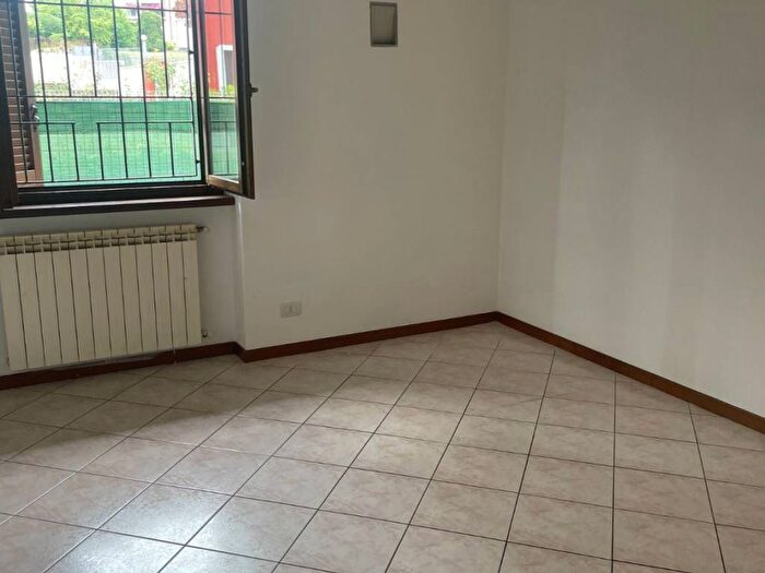 Appartamento bilocale in affitto in Centro, Lurate Caccivio